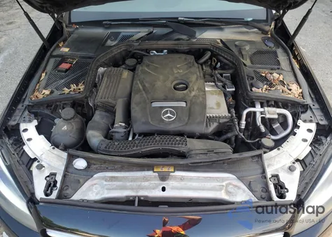 2015 Mercedes-Benz C 300 из США, поврежденный, VIN 55SWF4JB2FU086534